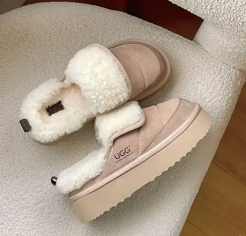 日本未入荷 UGG アグ オーストラリア エバーアグ フラットフォーム ファー 2025新商品 - 画像 (4)