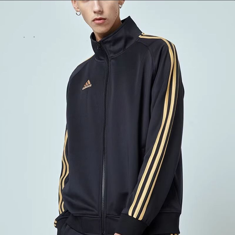 日本未入荷 adidas ブラック ゴールドストライプ アウター ジャージ