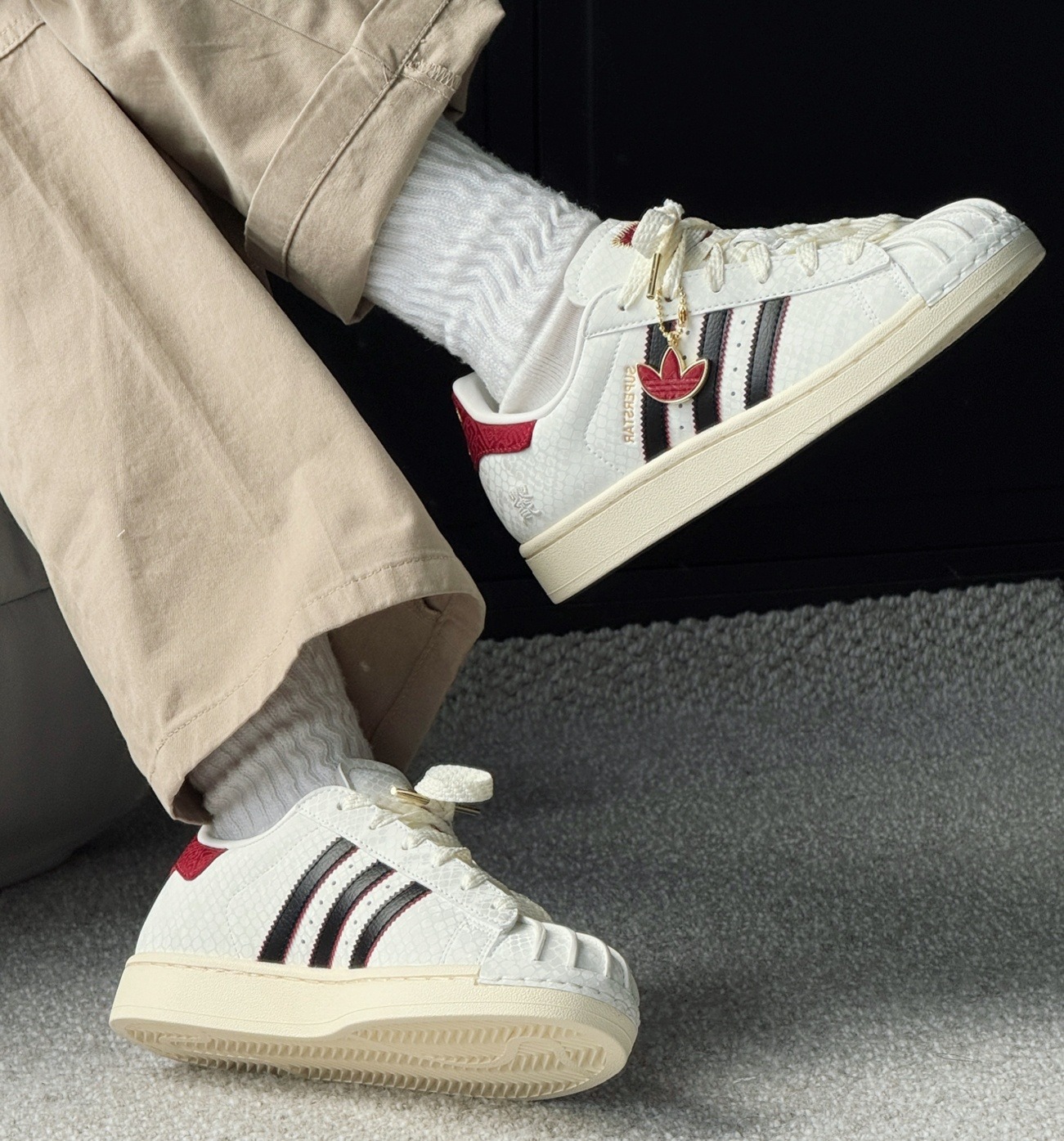 adidas アディダス スーパースター イヤー・オブ・ザ・スネーク Cloud White Core Black JR8036 日本未入荷モデル