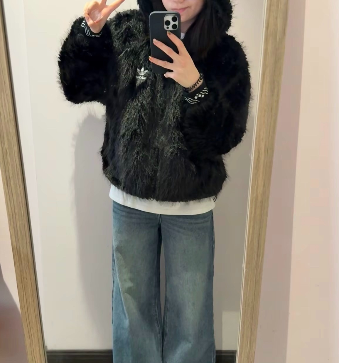 日本未入荷 adidas Originals X FEIFEI RUAN アディダス ファー ベルベット ジャケット ウィメンズ ブラック IX4226 - 画像 (4)