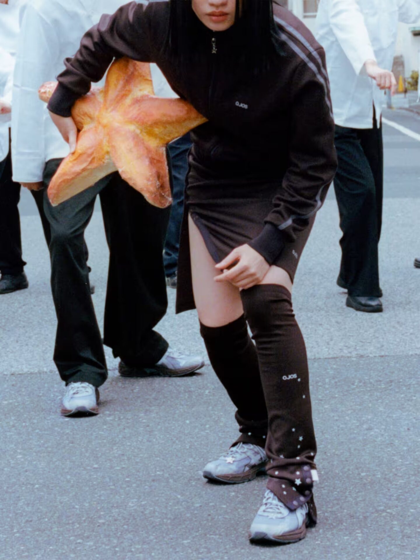 日本未入荷 ASICS アシックス × アトモス ピンク × OJOS GEL-1130 RE グレー スニーカー 1203A429-021 コラボレーション - 画像 (5)