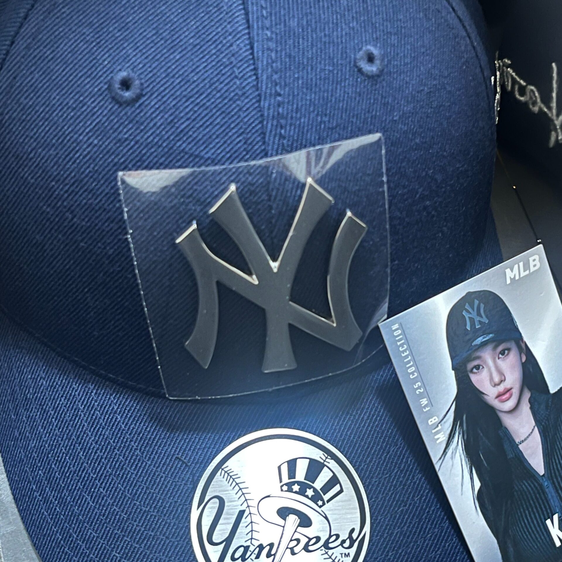 日本未入荷 MLB aespaカリナ限定 ストラクチャード ボールキャップ 韓国キャップ Karina Exclusive Structured Ball Cap New York Yankees Navy 3ACPKRN5N - 画像 (5)