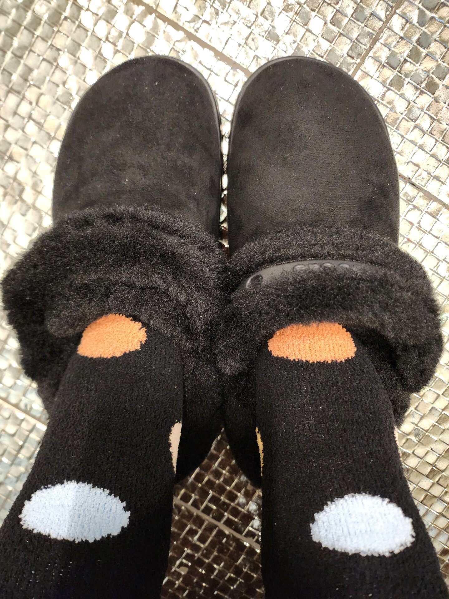 日本未入荷 Crocs Classic Unfurgettable Sueded Clog クロックス クラシック アンファーゲッタブル スエードド クロッグ - 画像 (4)