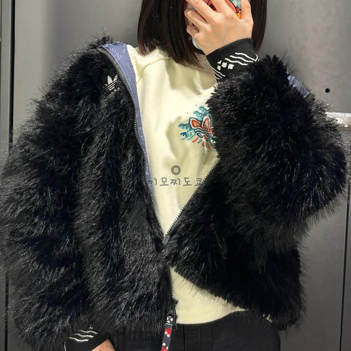 日本未入荷 adidas Originals X FEIFEI RUAN アディダス ファー ベルベット ジャケット ウィメンズ ブラック IX4226 - 画像 (6)