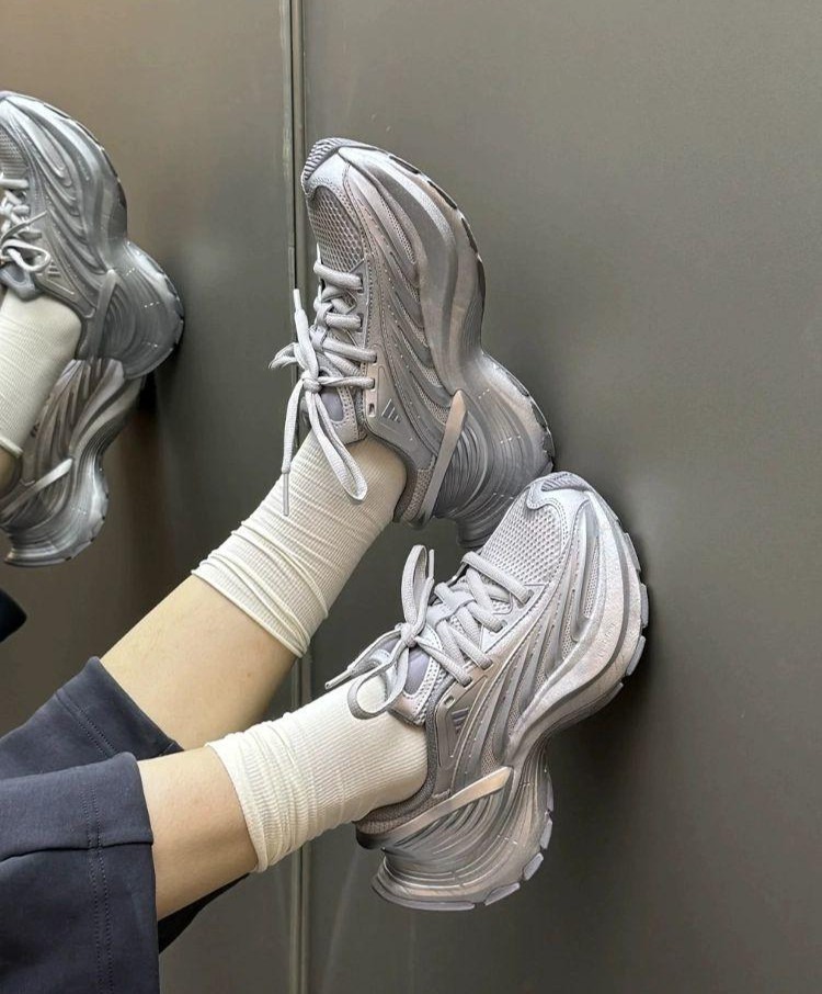 日本未入荷 adidas アディダス XLG MTW 耐摩耗 ローカット ランニングシューズ グレー レディーススニーカー IH1574